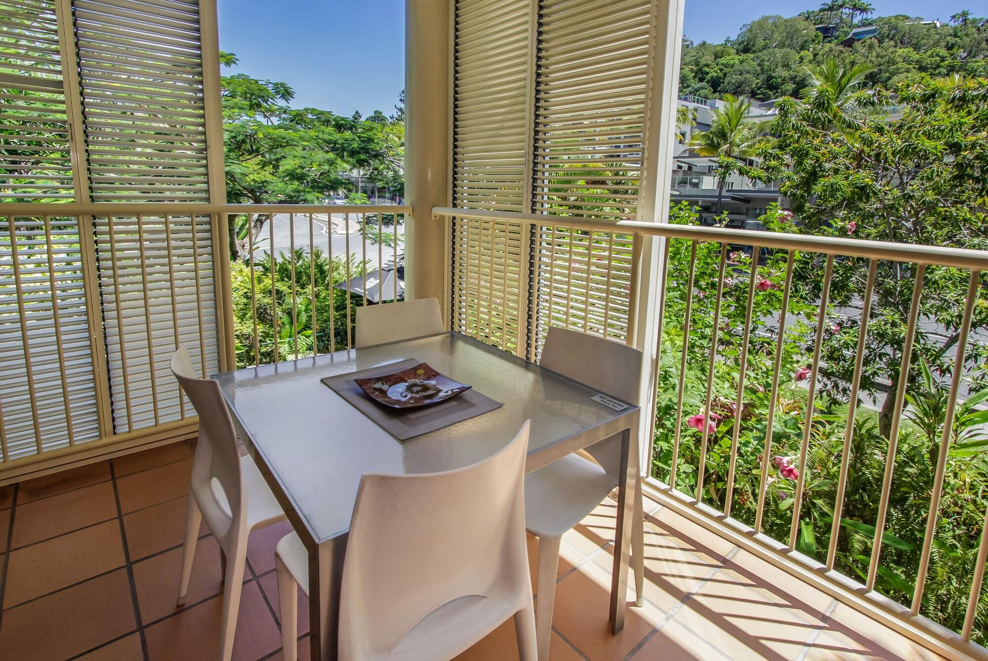 Port Douglas Apartments - Adults Only Oasis Εξωτερικό φωτογραφία
