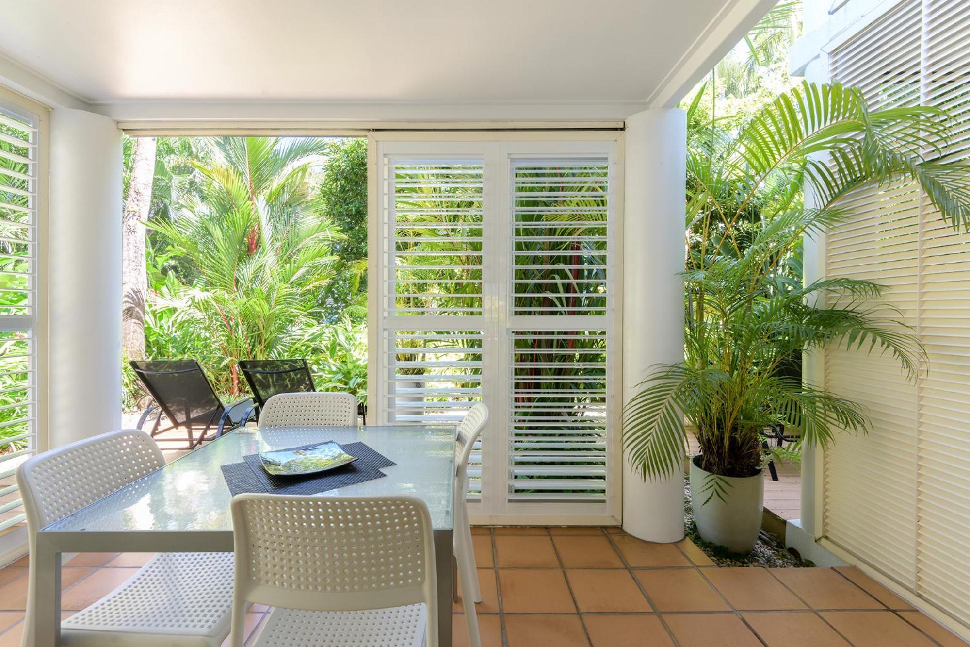 Port Douglas Apartments - Adults Only Oasis Εξωτερικό φωτογραφία