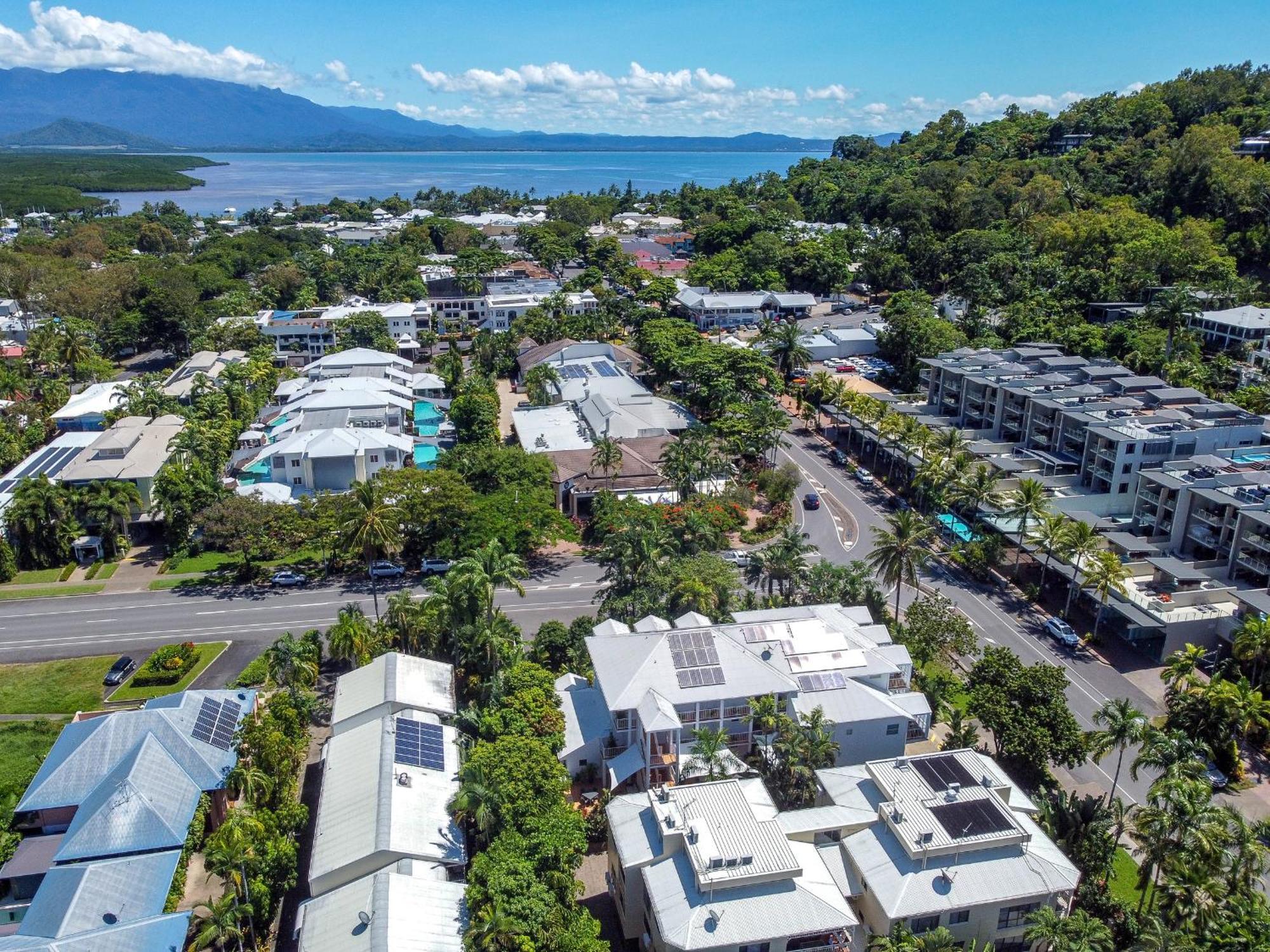 Port Douglas Apartments - Adults Only Oasis Εξωτερικό φωτογραφία