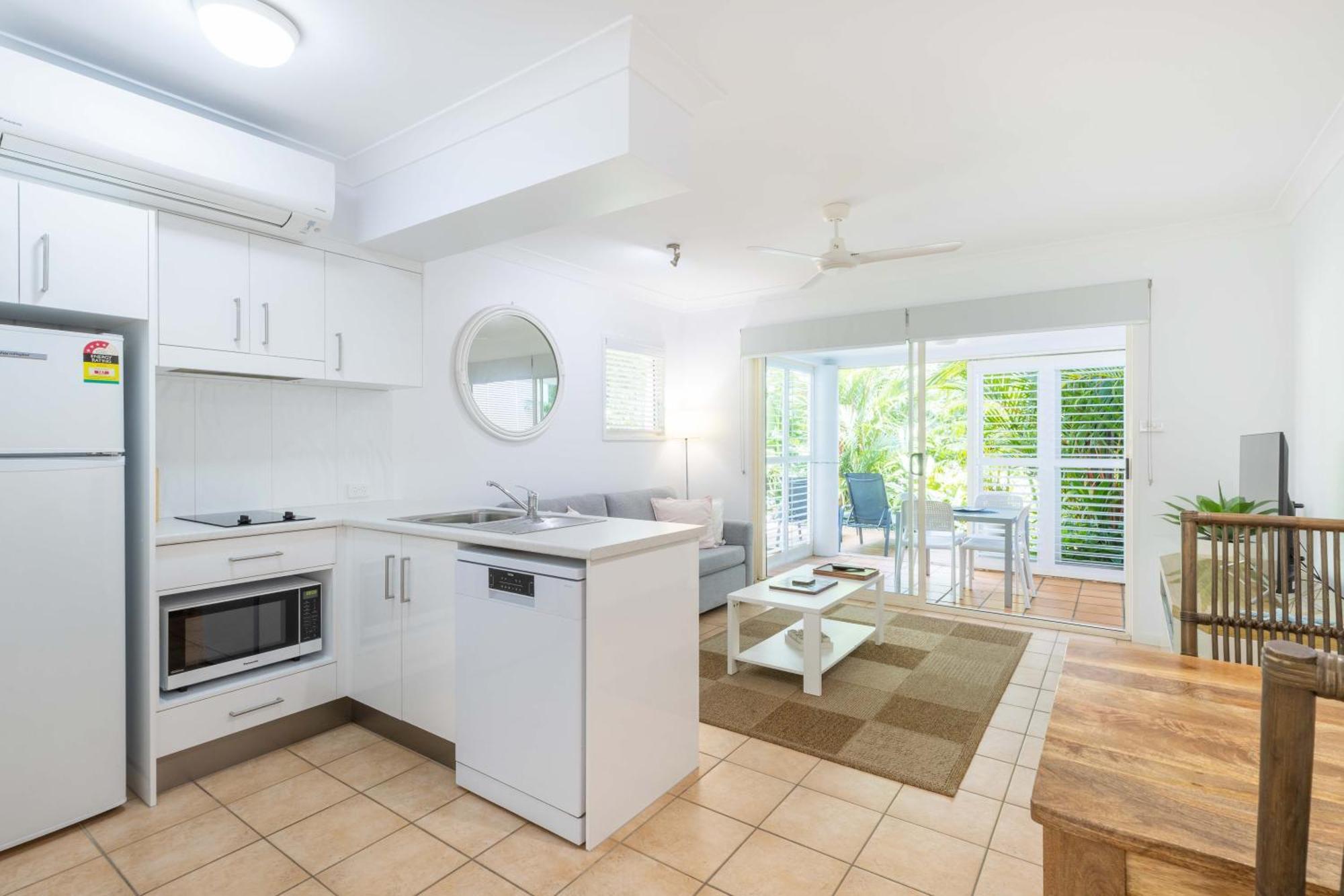 Port Douglas Apartments - Adults Only Oasis Εξωτερικό φωτογραφία