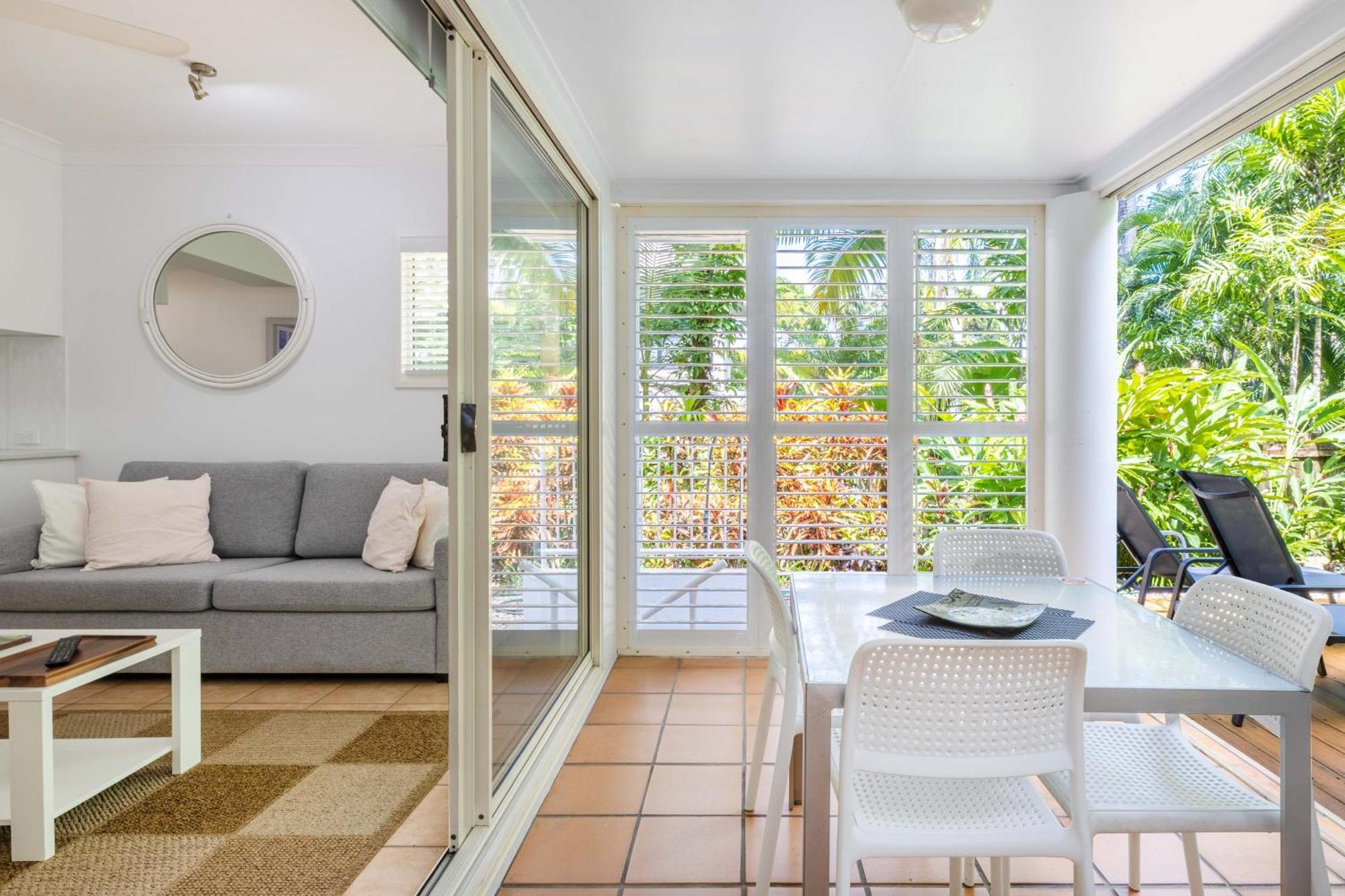 Port Douglas Apartments - Adults Only Oasis Εξωτερικό φωτογραφία